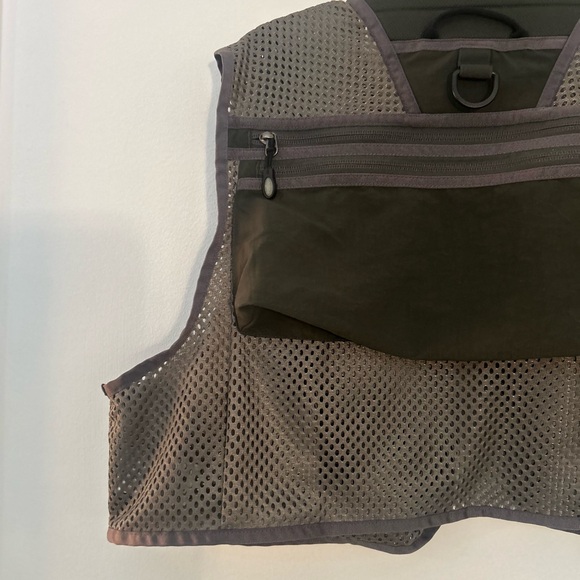 Patagonia Olive Fly-Fishing Utility Vest - Picture 13 of 16